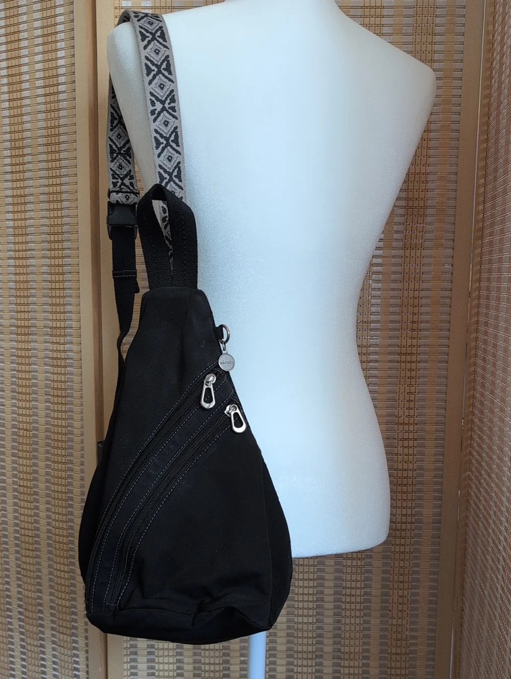 Sakroots Black Sling Crossbody Bag - Minimalist Everyday Carry